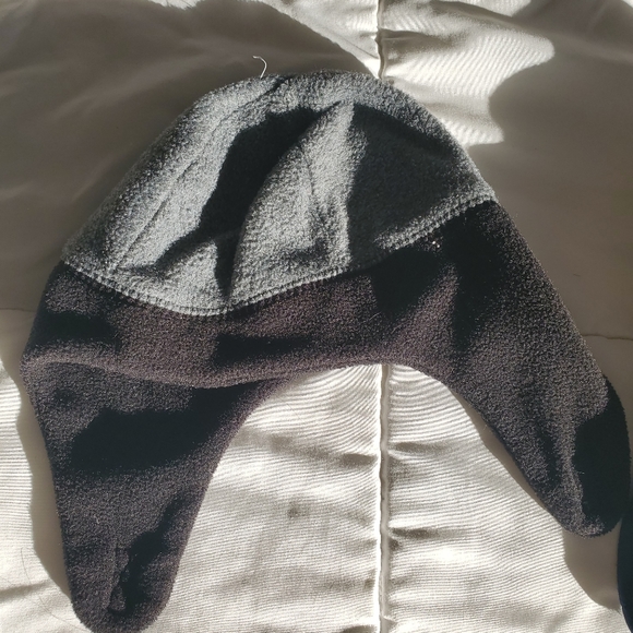 2  fleeced winter hats 0-6 M and 12M - Picture 4 of 5